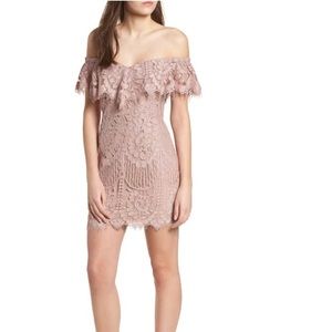 Wayf Venice Off the Shoulder Dress👗